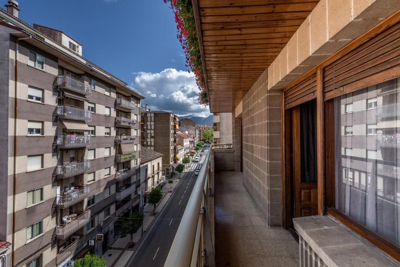Apartamento Pirineo Aragones Sabiñánigo Kültér fotó